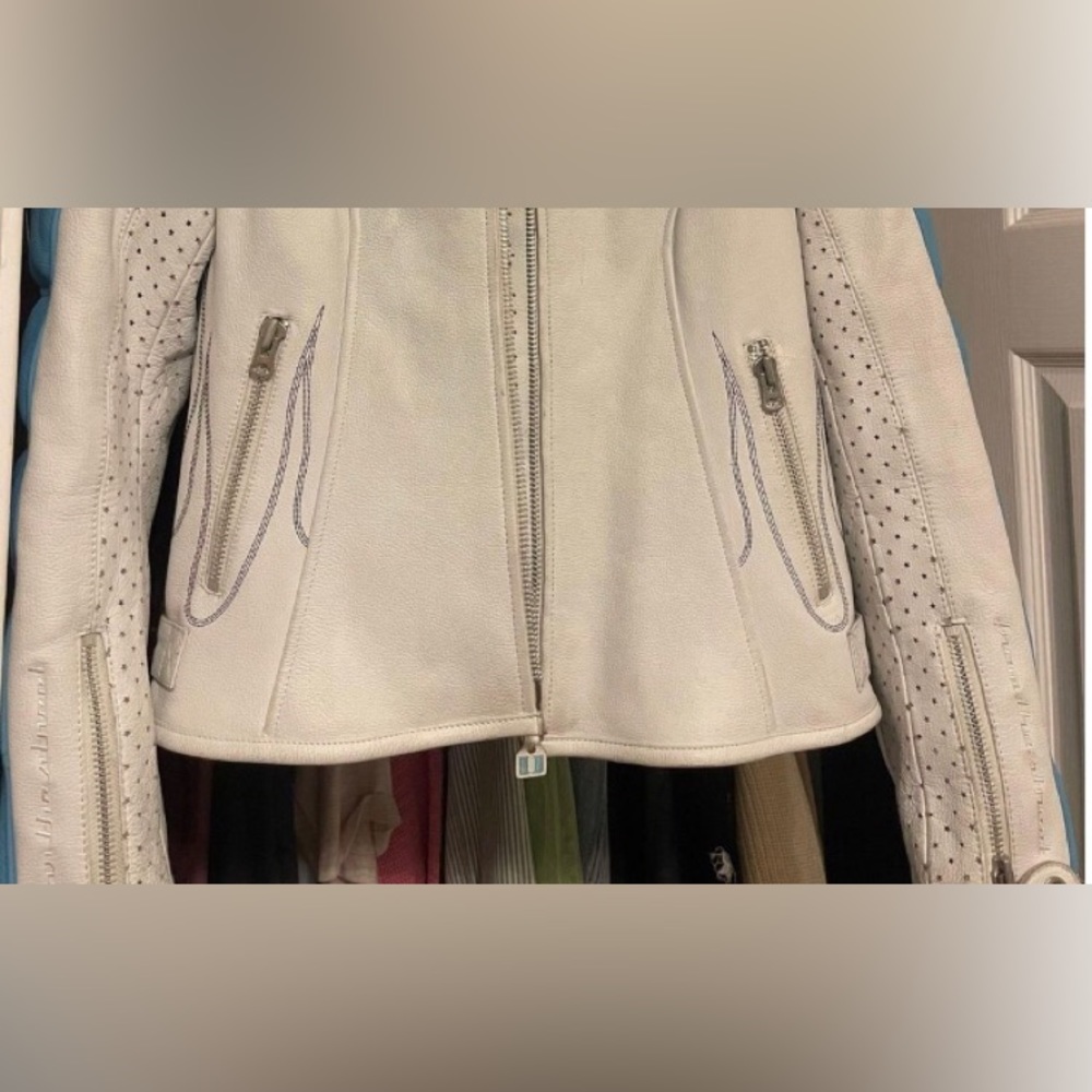 Iam looking for this jacket